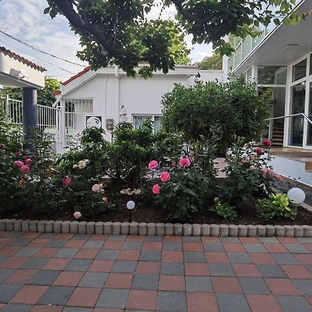 Fitness House With Garden Otel Köstence Dış mekan fotoğraf