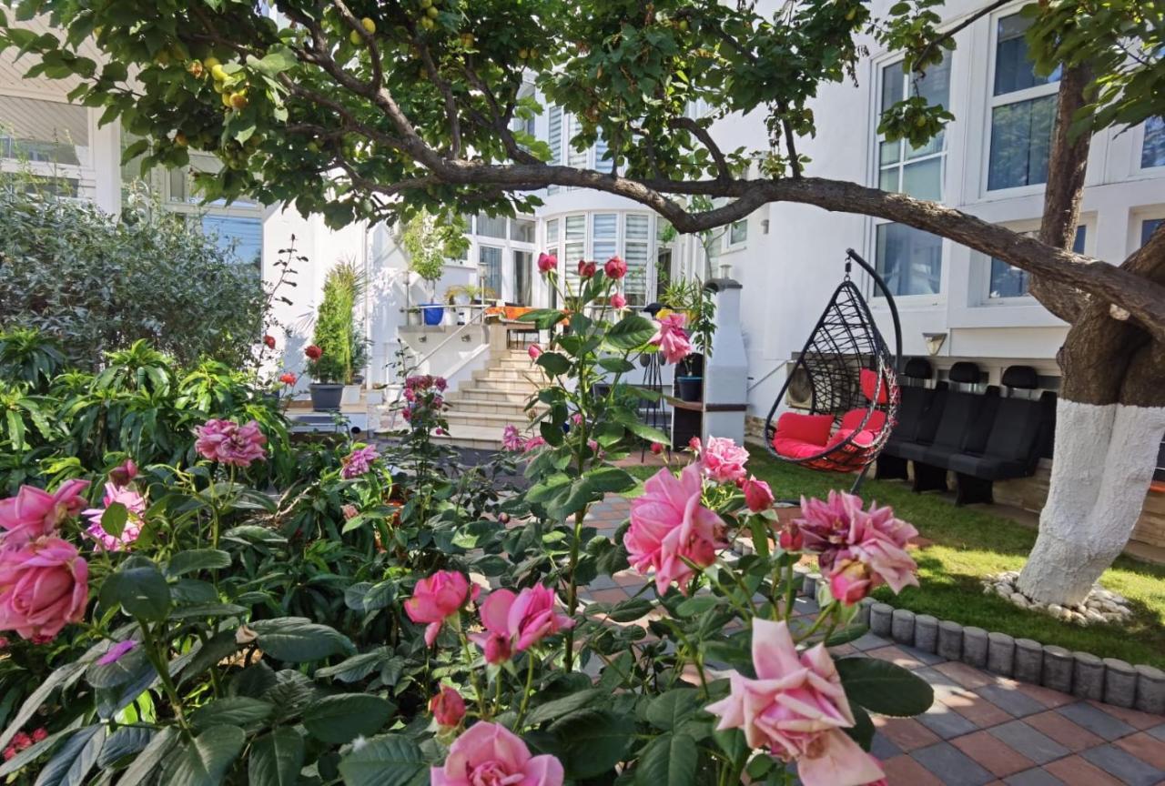 Fitness House With Garden Otel Köstence Dış mekan fotoğraf