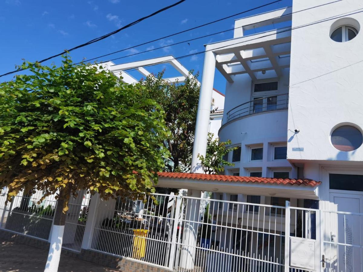 Fitness House With Garden Otel Köstence Dış mekan fotoğraf